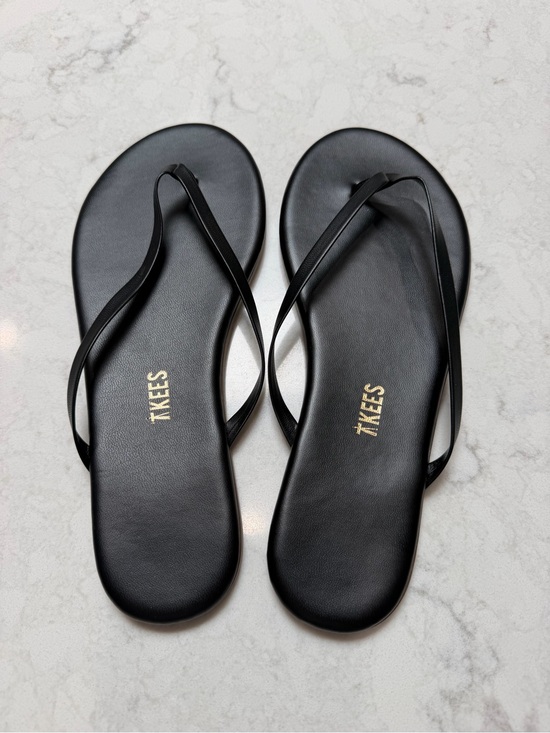 TKEES Shoes - Tkees Black Minimalist Leather Flip Flop Sandals 8